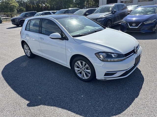 2018 Volkswagen Golf SE photo 2