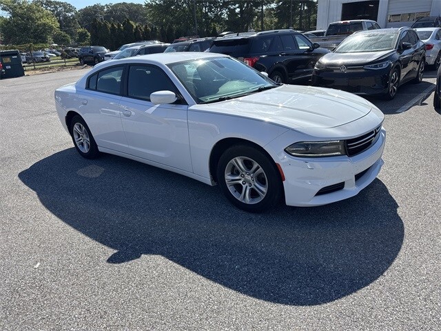 2016 Dodge Charger SE photo 2