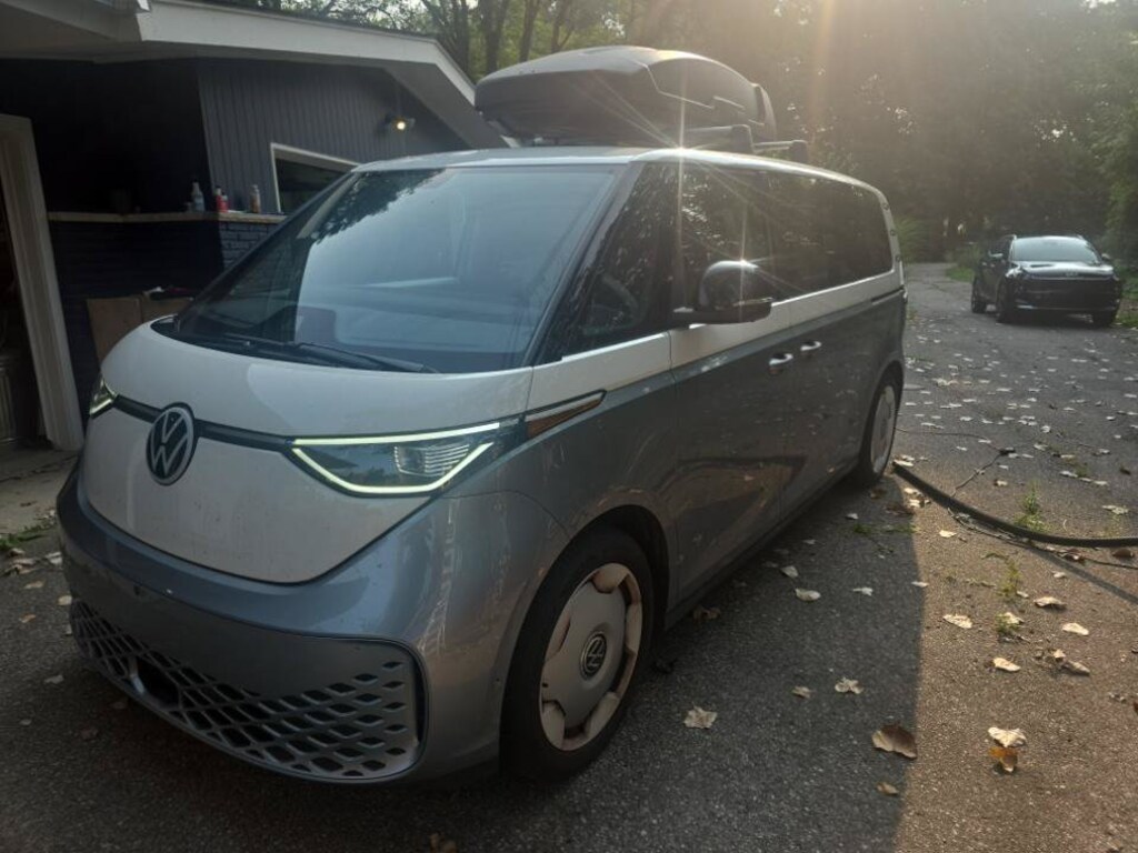 Used 2025 Volkswagen ID. Buzz 1st Edition 1st Edition 4MOTION w/Two-Tone