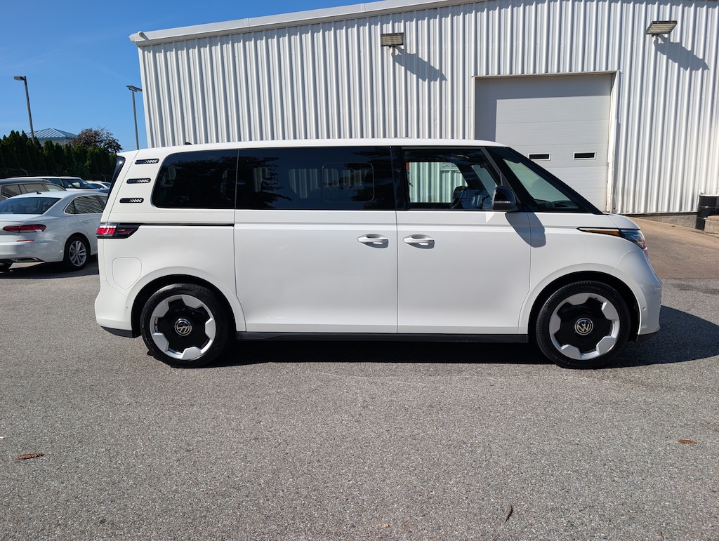 Used 2025 Volkswagen ID. Buzz Pro S Minivan/Van