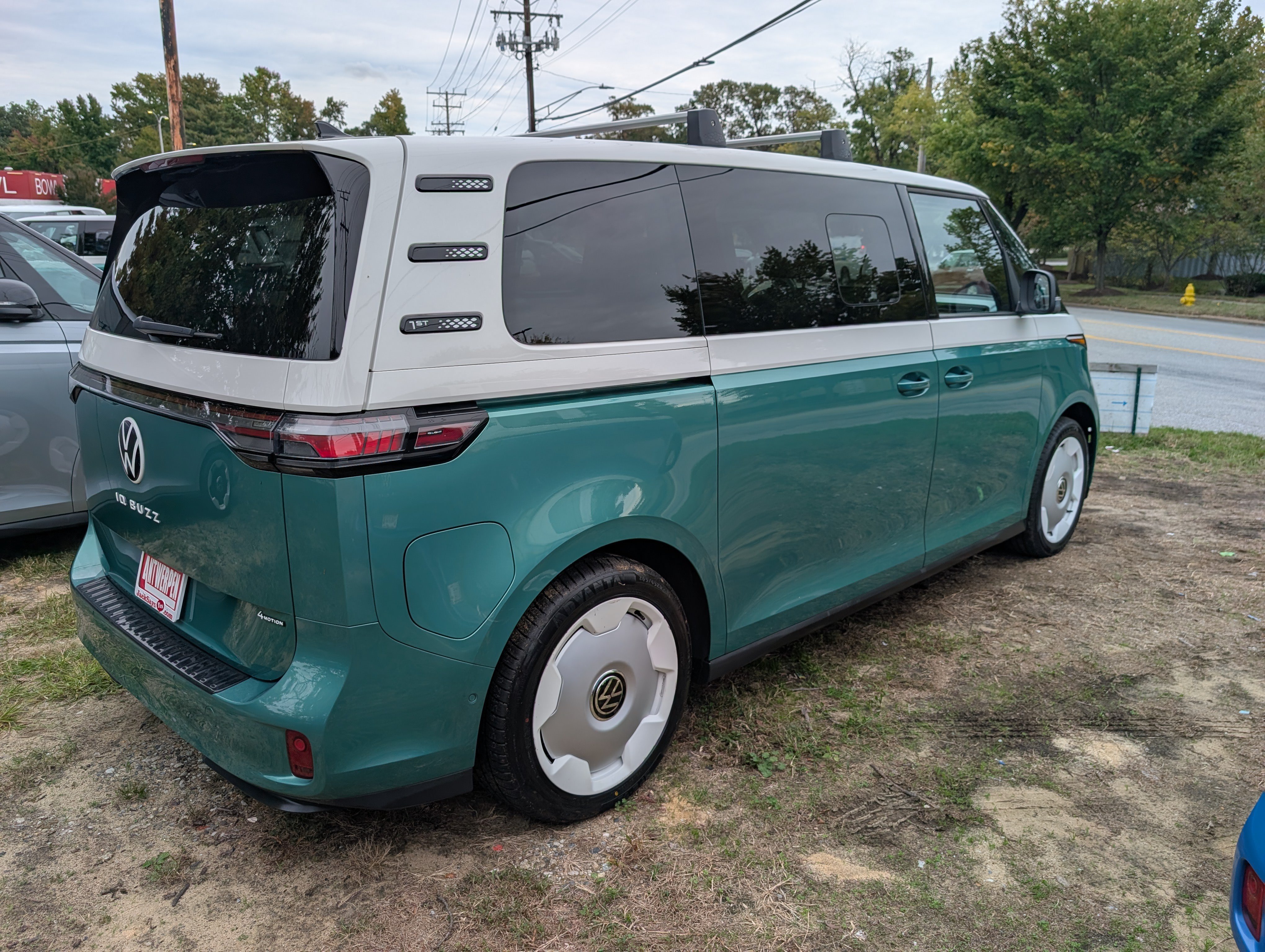 Used 2025 Volkswagen ID. Buzz 1st Edition 1st Edition 4MOTION w/Two-Tone