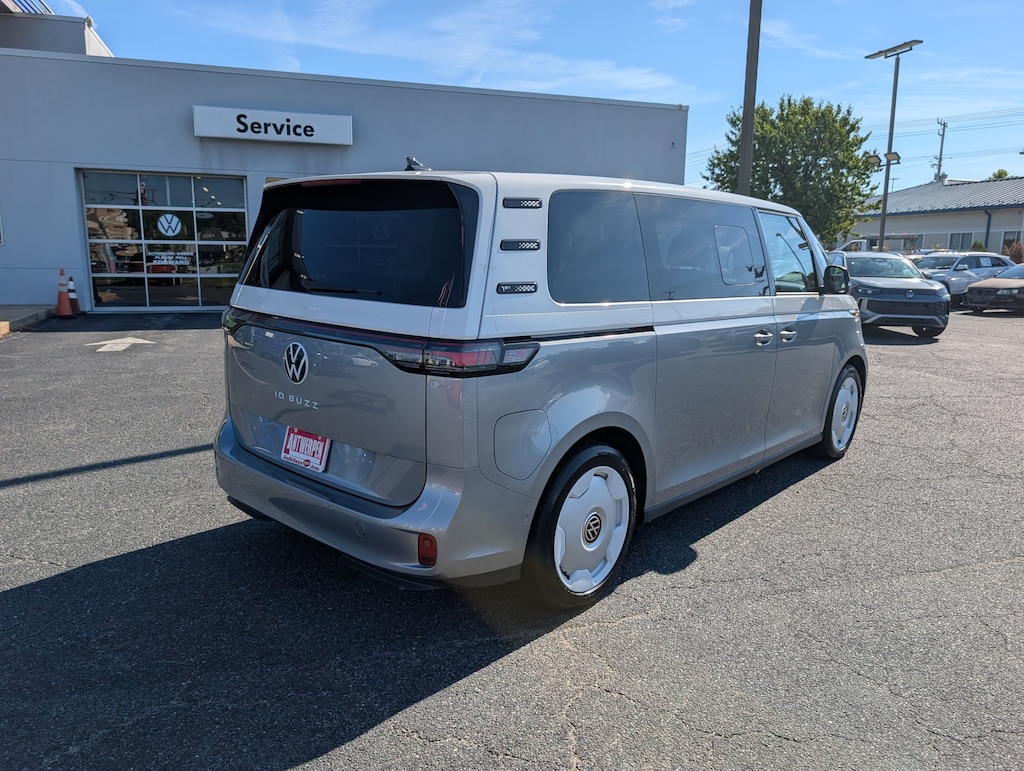 Used 2025 Volkswagen ID. Buzz 1st Edition 1st Edition RWD w/Two-Tone