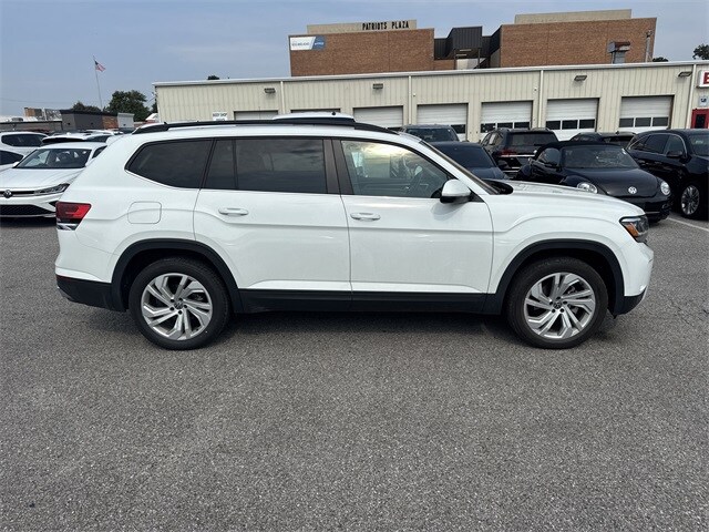 2022 Volkswagen Atlas V6 SE Technology photo 2