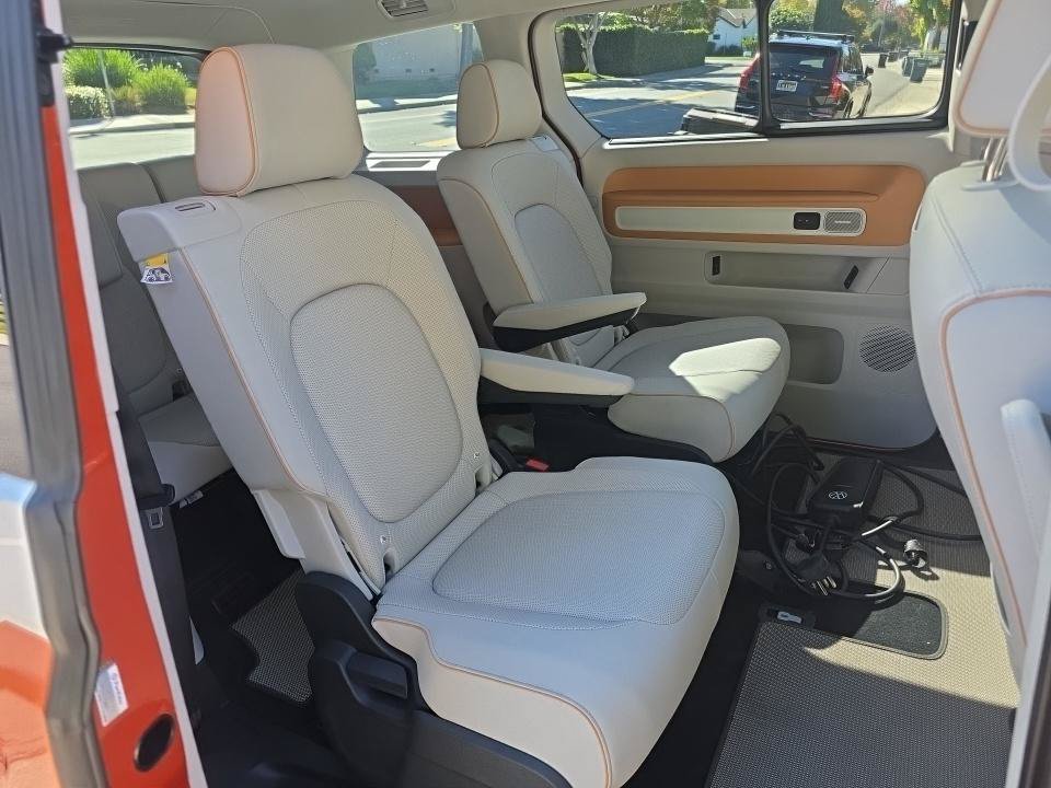 Used 2025 Volkswagen ID. Buzz 1st Edition 1st Edition 4MOTION w/Two-Tone