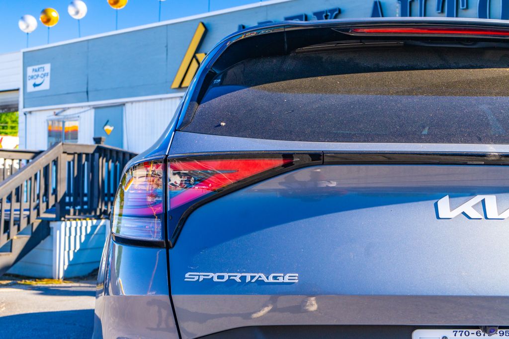 2023 Kia Sportage EX - Photo 16