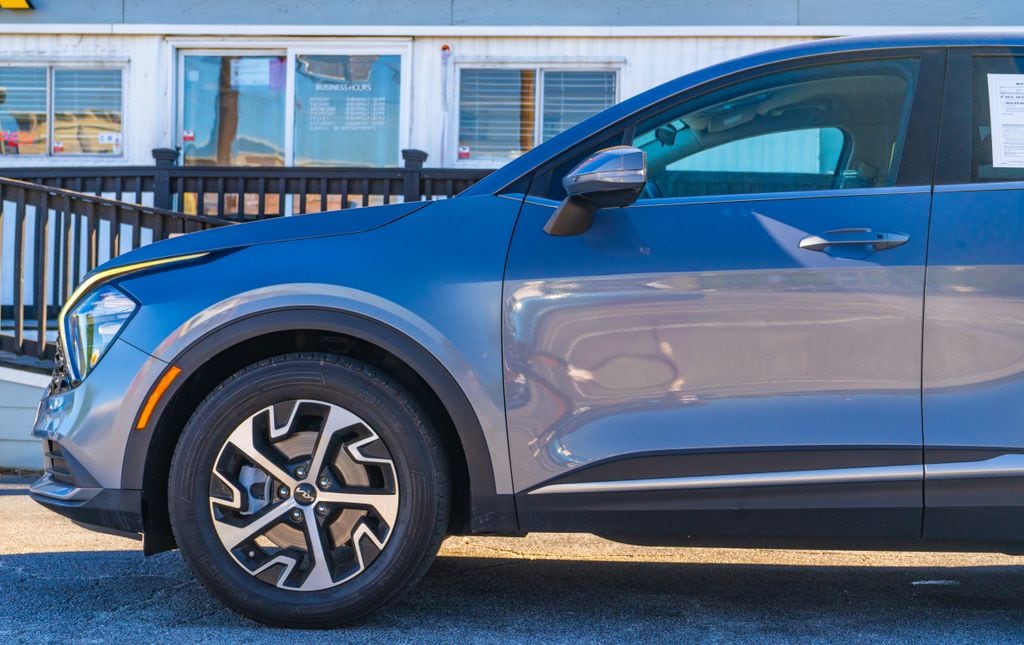 2023 Kia Sportage EX - Photo 12