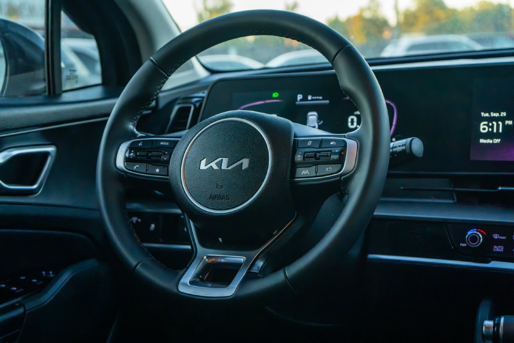 2023 Kia Sportage EX - Photo 9
