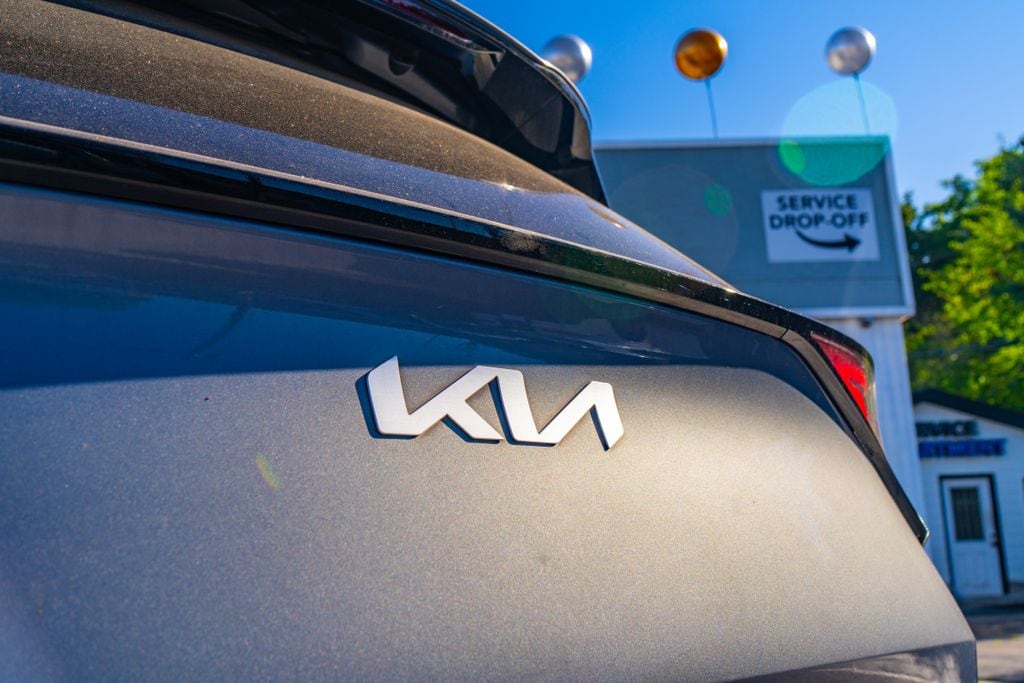 2023 Kia Sportage EX - Photo 19