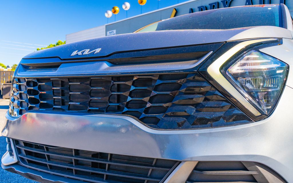2023 Kia Sportage EX - Photo 9