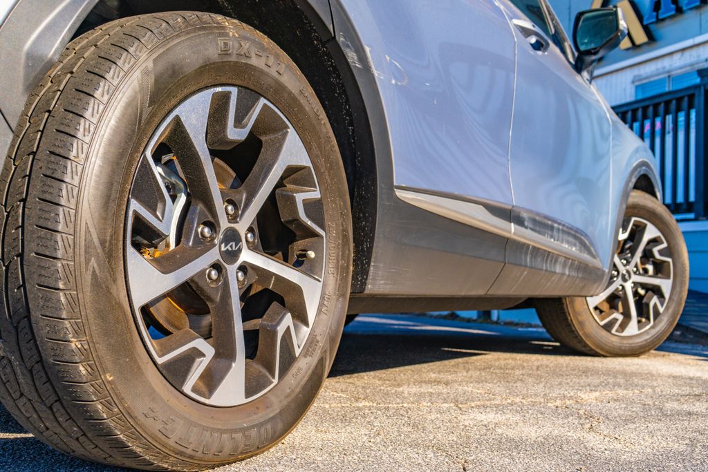 2023 Kia Sportage EX - Photo 21