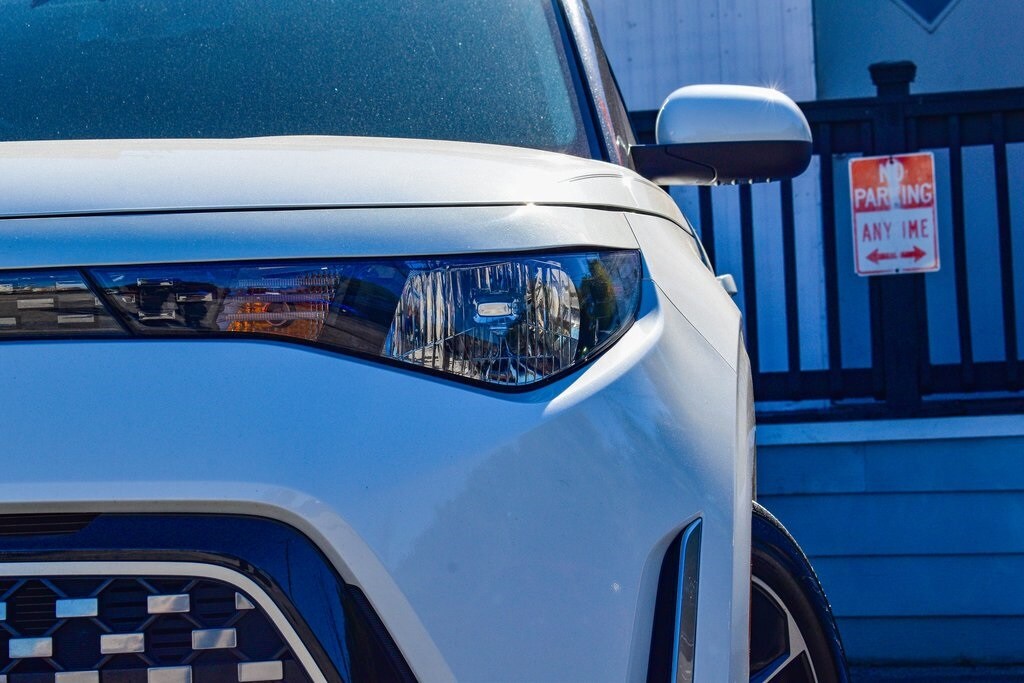 2023 Kia Soul EX photo 3