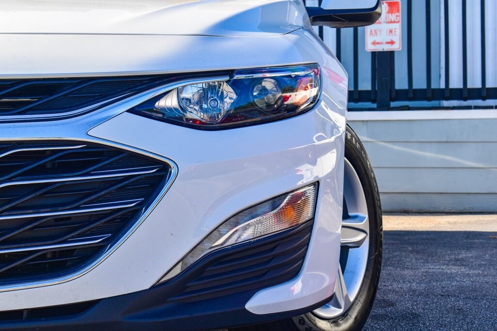 2024 Chevrolet Malibu 1LT photo 3