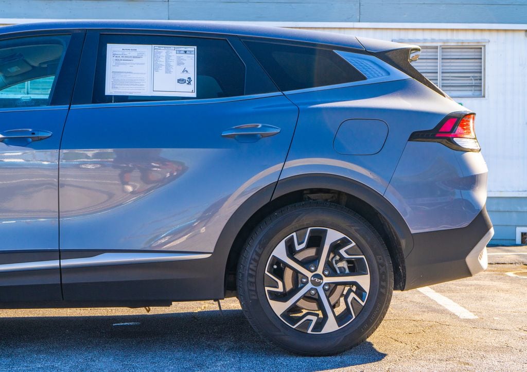 2023 Kia Sportage EX - Photo 13