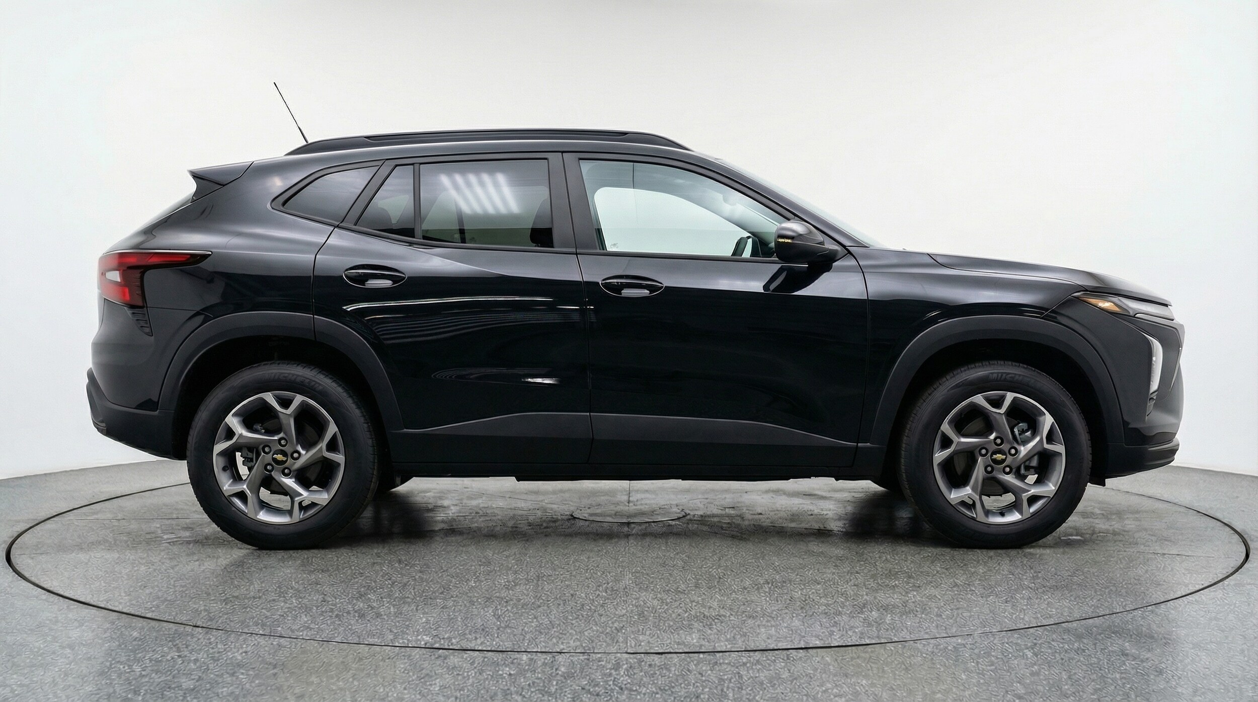 Thumbnail: 2025 Chevrolet Trax - 8