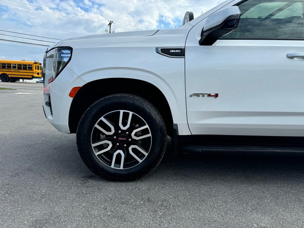 2021 Gmc Yukon AT4 photo 2