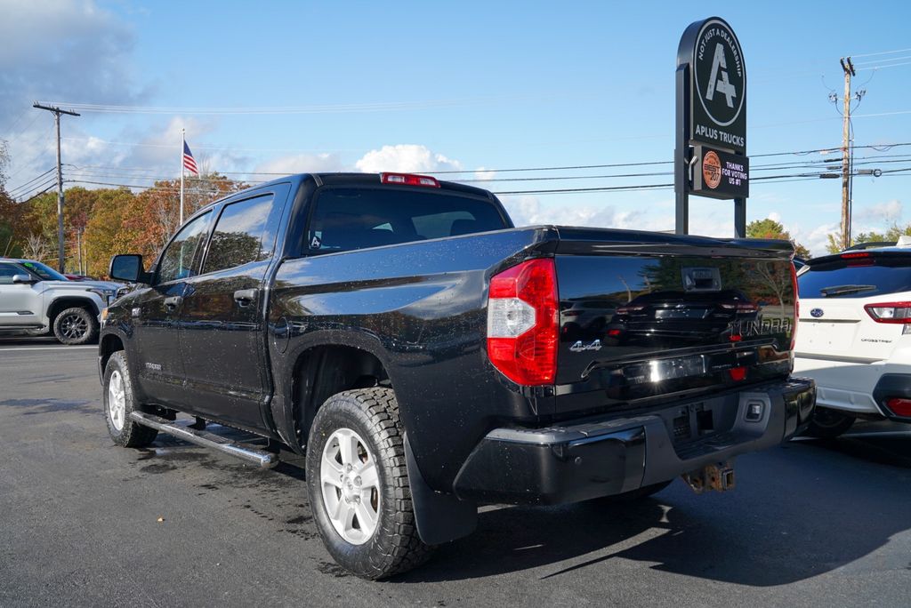 2017 Toyota Tundra SR5 photo 3
