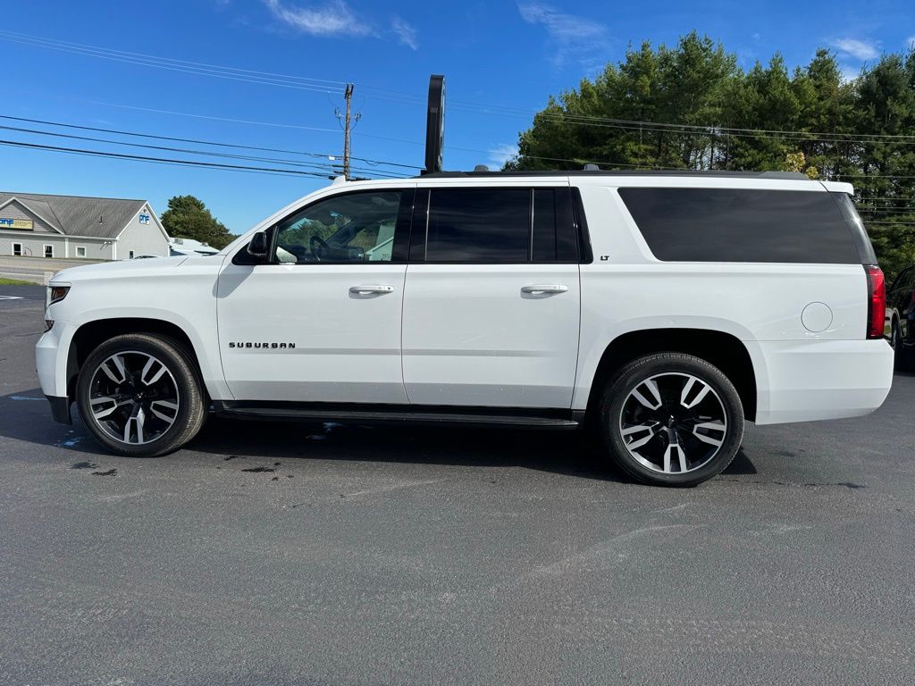 2020 Chevrolet Suburban LT photo 3
