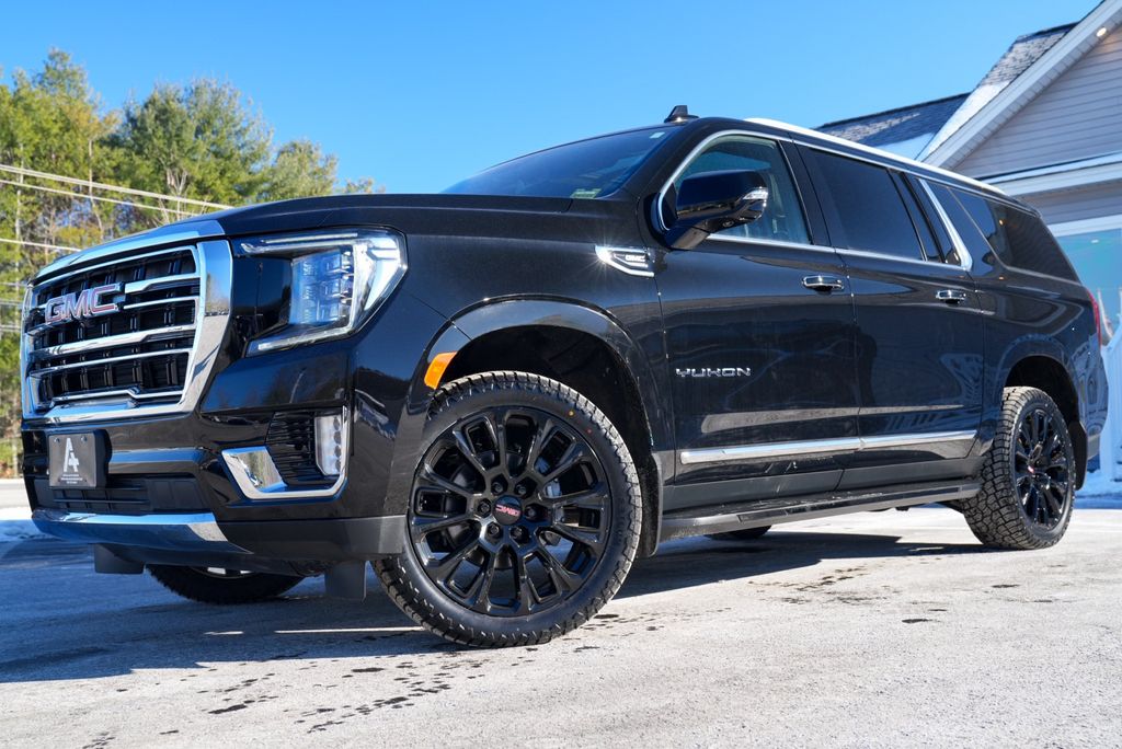 2023 GMC Yukon XL SLT's photo