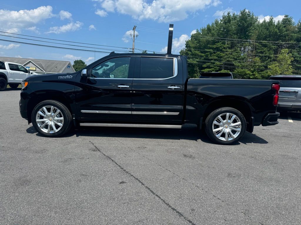 2023 Chevrolet Silverado 1500 High Country photo 2