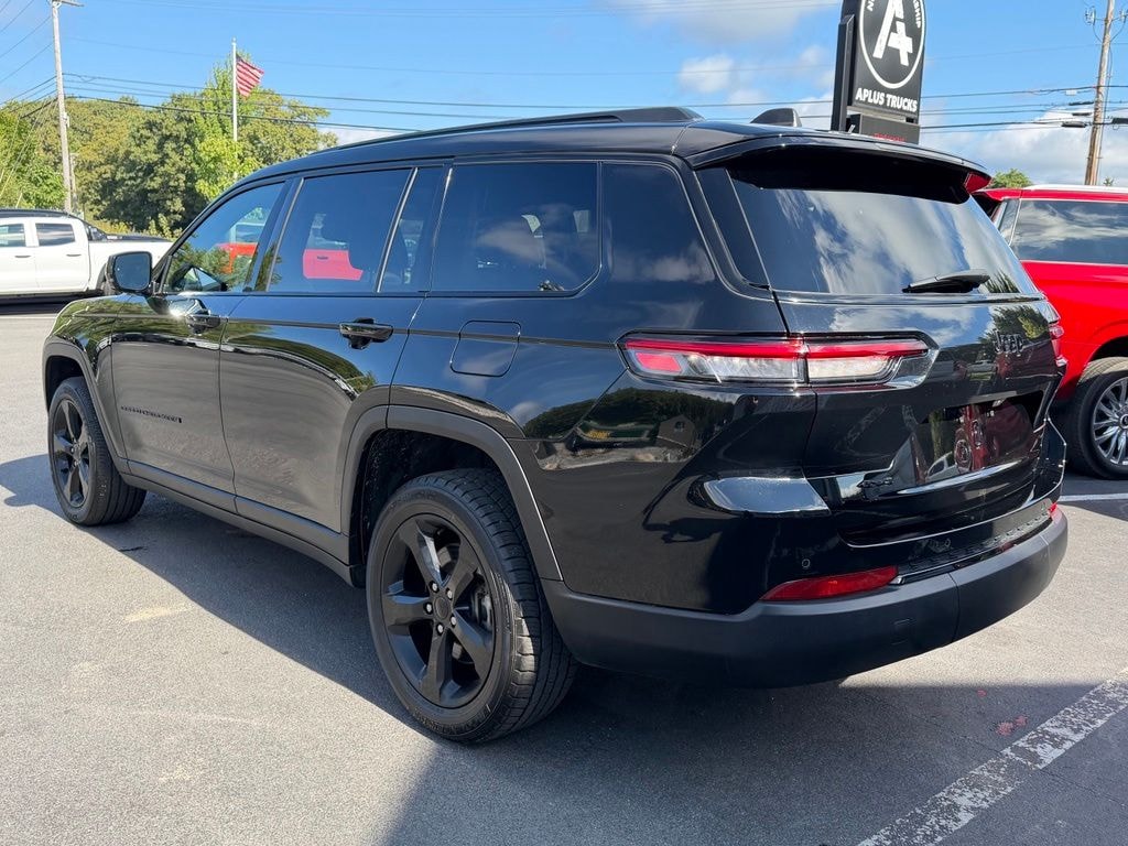 Used 2023 Jeep Grand Cherokee Altitude SUV