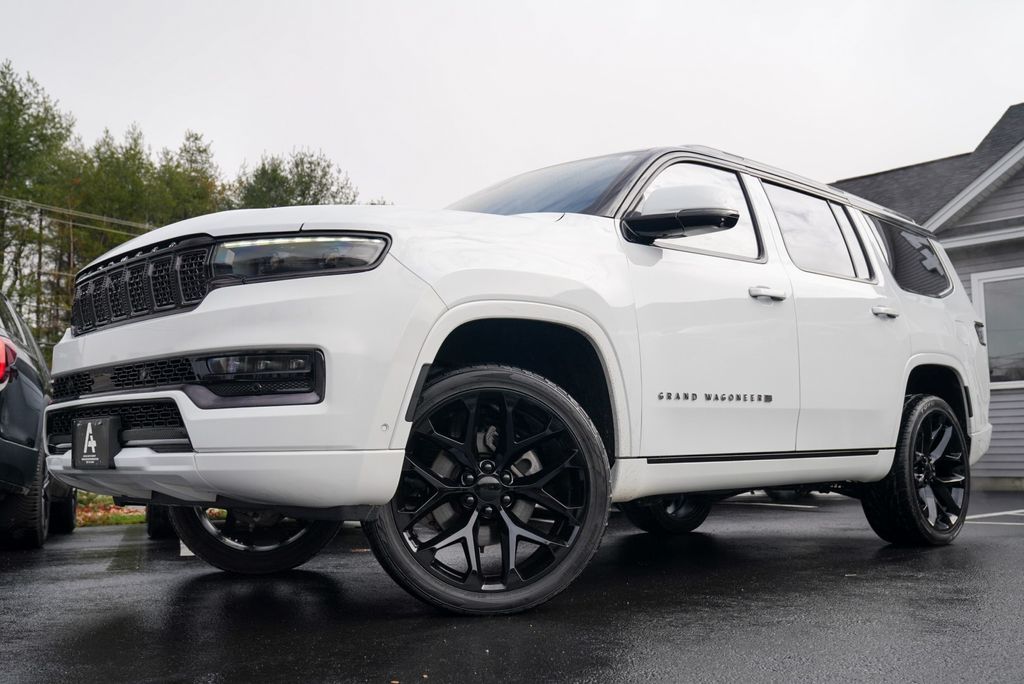 2022 Jeep Grand Wagoneer Obsidian's photo