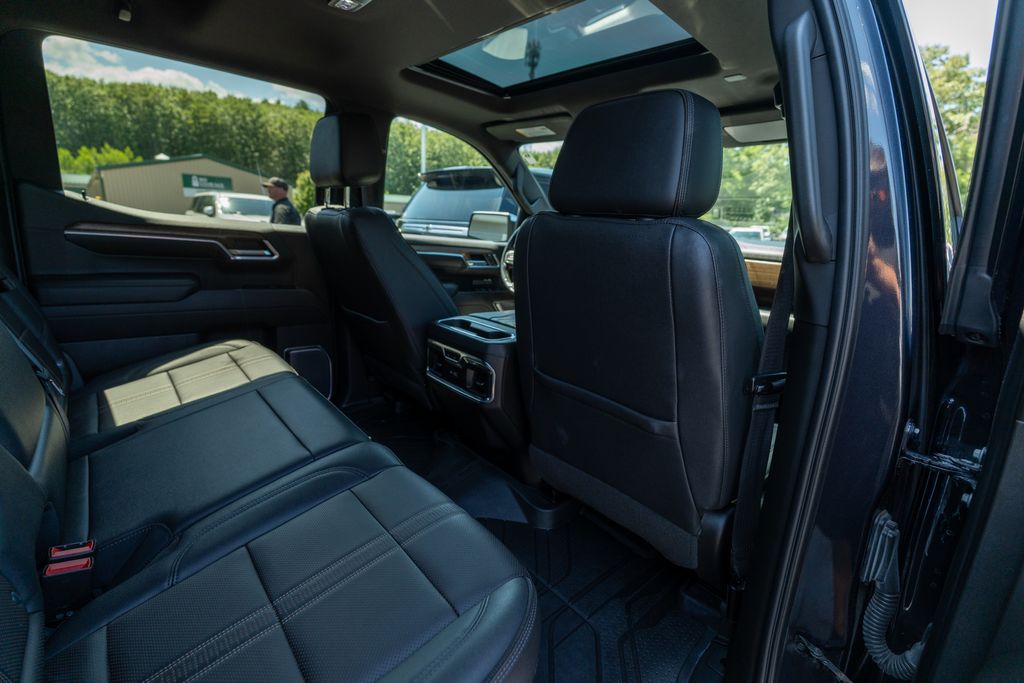 2022 Chevrolet Silverado 1500 High Country - Photo 17