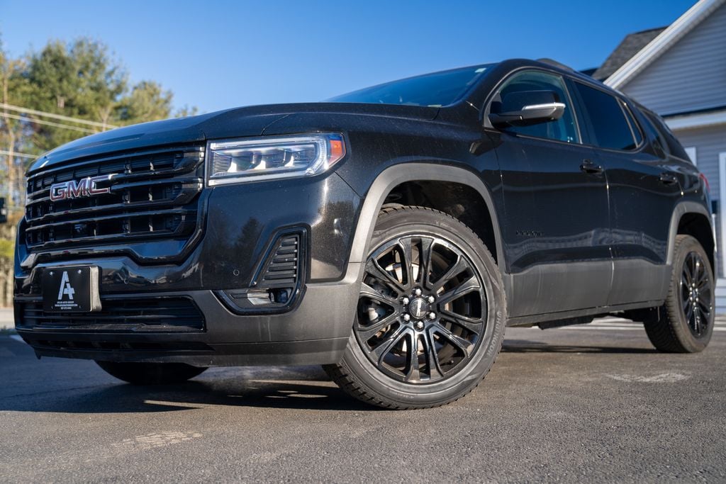 2023 GMC Acadia SLT's photo