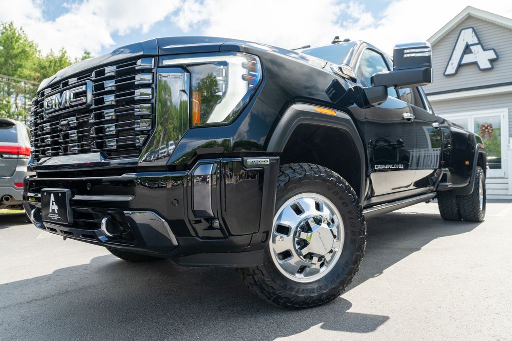 2024 GMC Sierra 4WD Crew Cab Long Box DRW Denali's photo