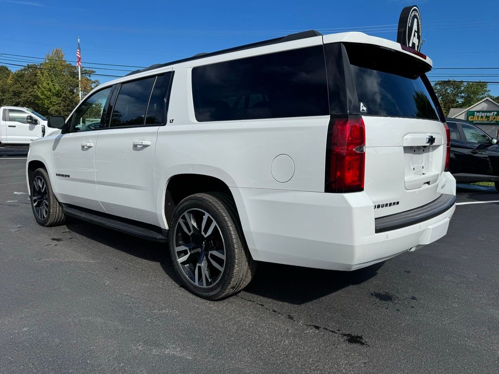 2020 Chevrolet Suburban LT photo 4