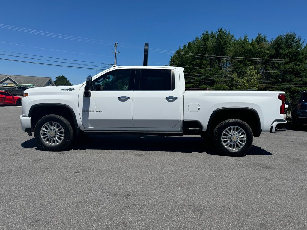 2023 Chevrolet Silverado 2500HD High Country photo 3