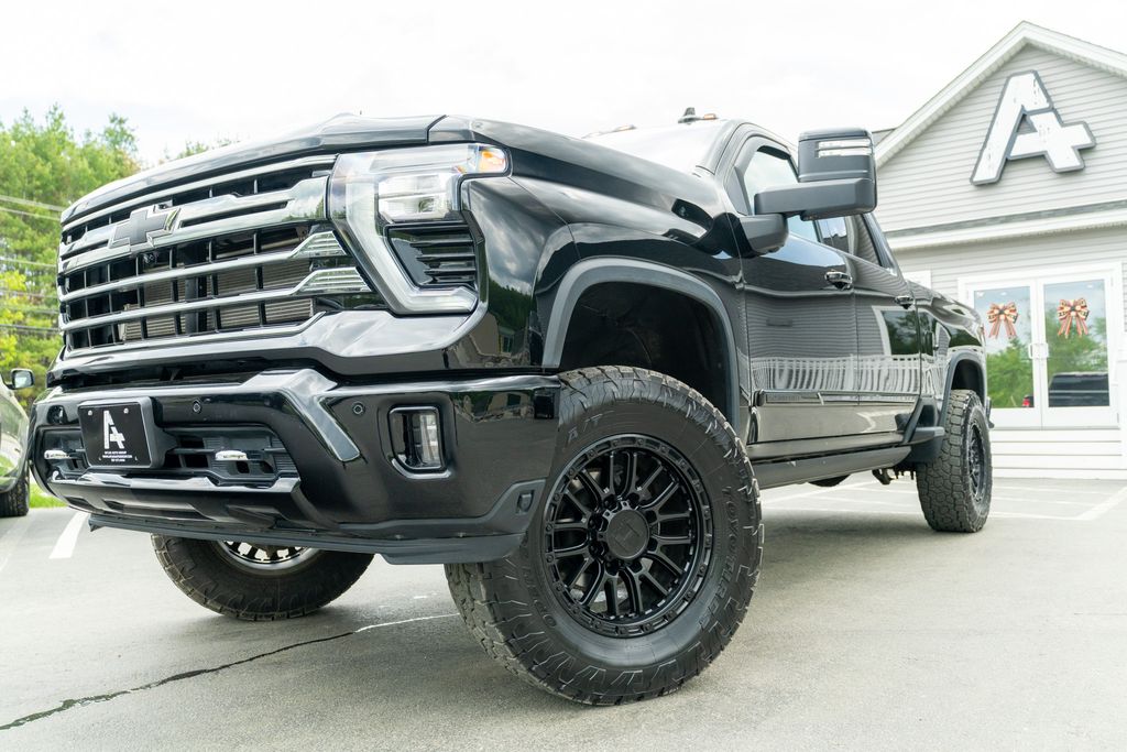 2024 Chevrolet Silverado HD High Country 4WD Crew Cab Standard Box's photo