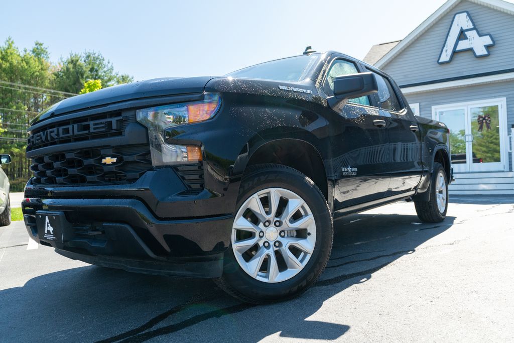 2022 Chevrolet Silverado 1500 Custom 4X4 Crew Cab Short Box's photo