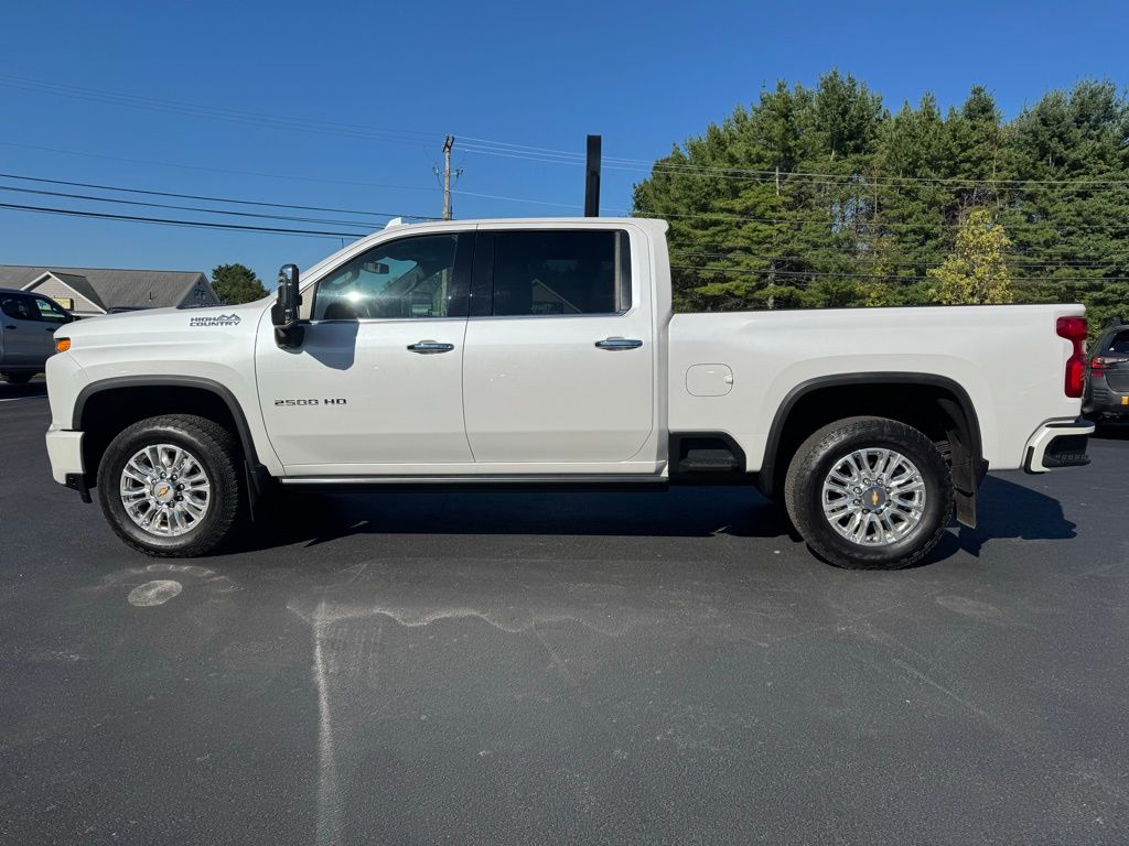 2022 Chevrolet Silverado 2500HD High Country photo 3