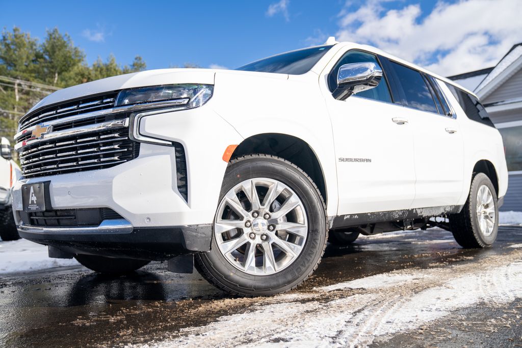 2023 Chevrolet Suburban Premier's photo