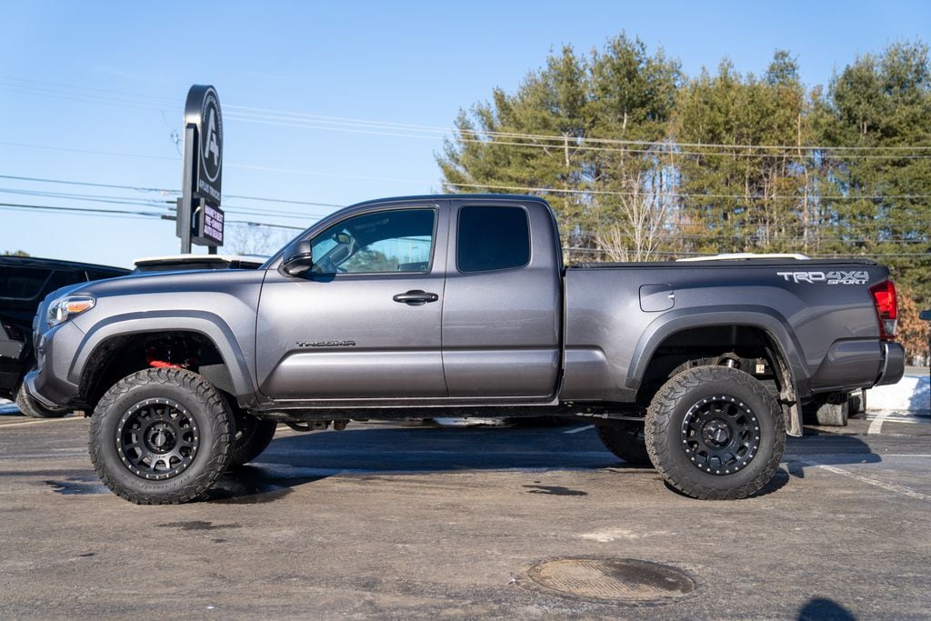 Used 2018 Toyota Tacoma TRD Sport Truck Access Cab