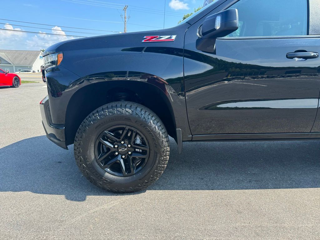 2022 Chevrolet Silverado 1500 LT Trail Boss photo 2