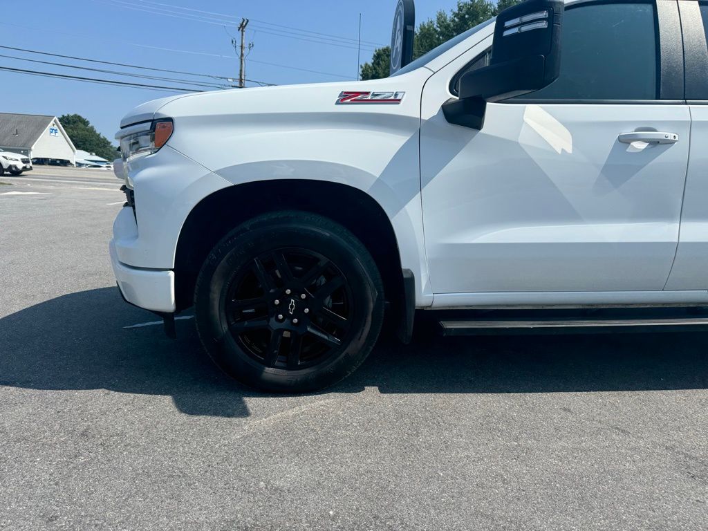 2024 Chevrolet Silverado 1500 RST photo 3