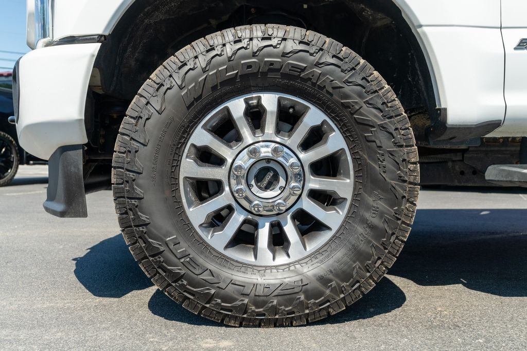 Used 2022 Ford F-350 Lariat Truck Crew Cab