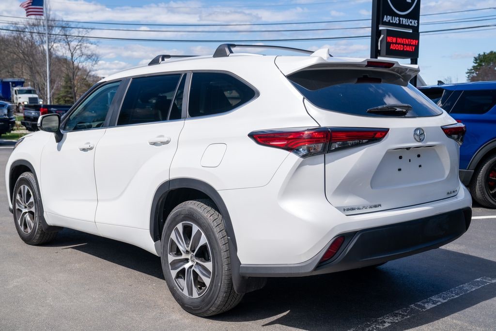 Used 2023 Toyota Highlander XLE SUV