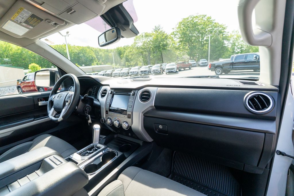 2019 Toyota Tundra SR5 - Photo 12
