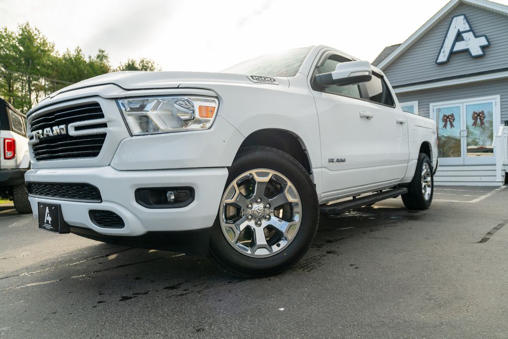 2020 RAM 1500 Big Horn/Lone Star 4x4 Crew Cab 5'7's photo