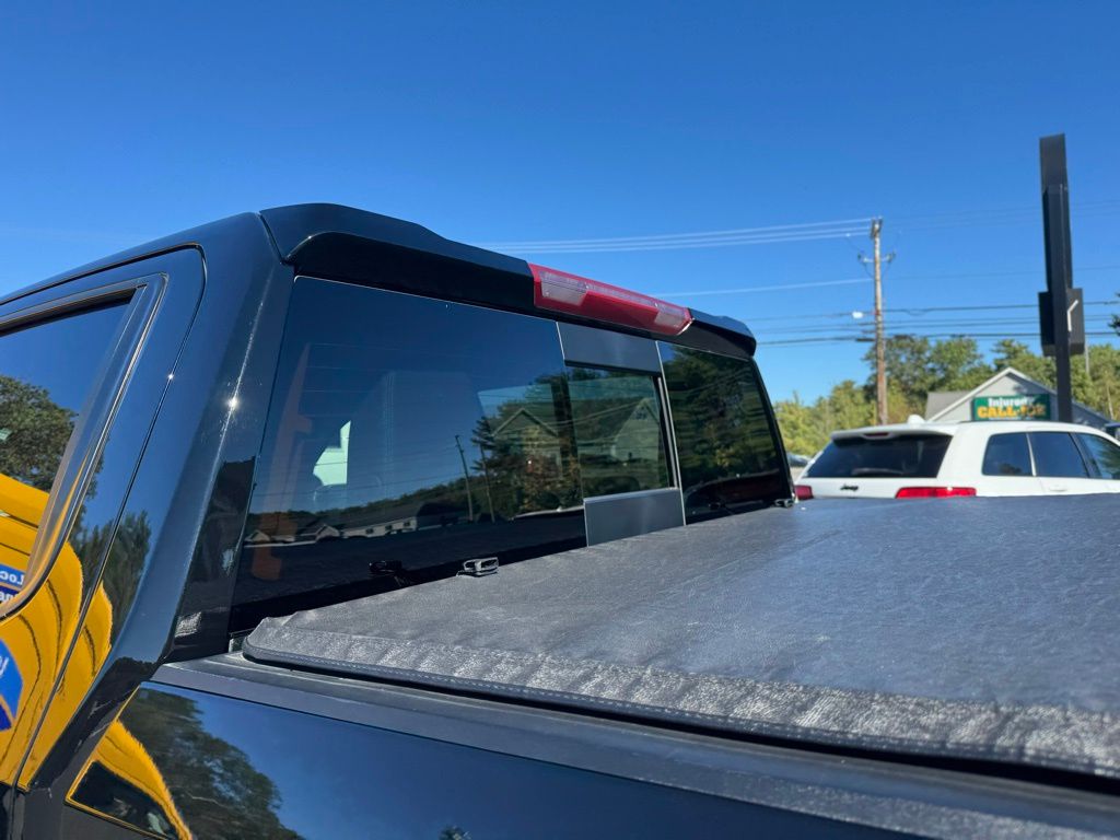 2022 Chevrolet Silverado 1500 RST photo 3