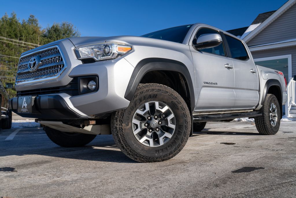 2017 Toyota Tacoma TRD Off Road's photo