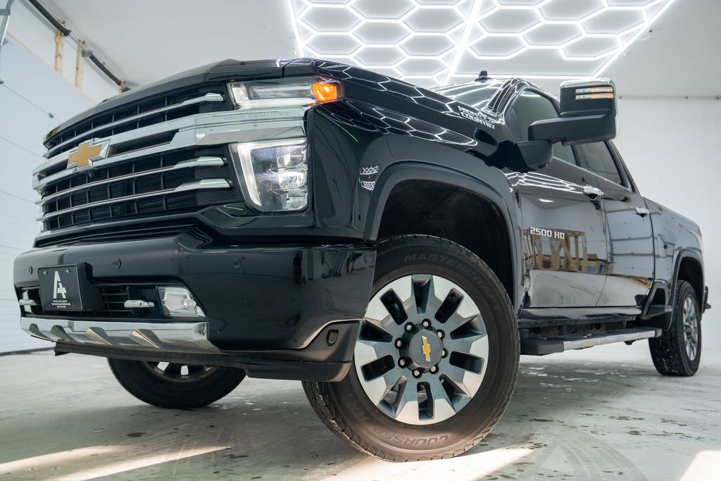 2023 Chevrolet Silverado 2500HD High Country's photo