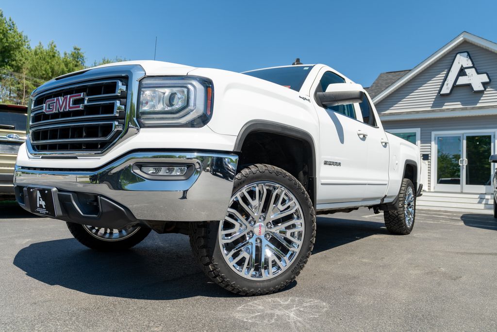 2019 GMC Sierra 4WD Double Cab Standard Box SLE's photo