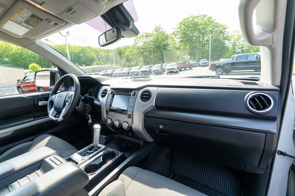 2019 Toyota Tundra SR5 - Photo 12