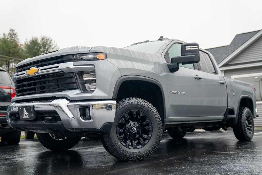 2025 Chevrolet Silverado 2500HD LT's photo
