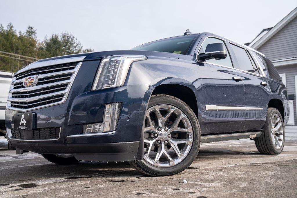 2018 Cadillac Escalade Platinum's photo
