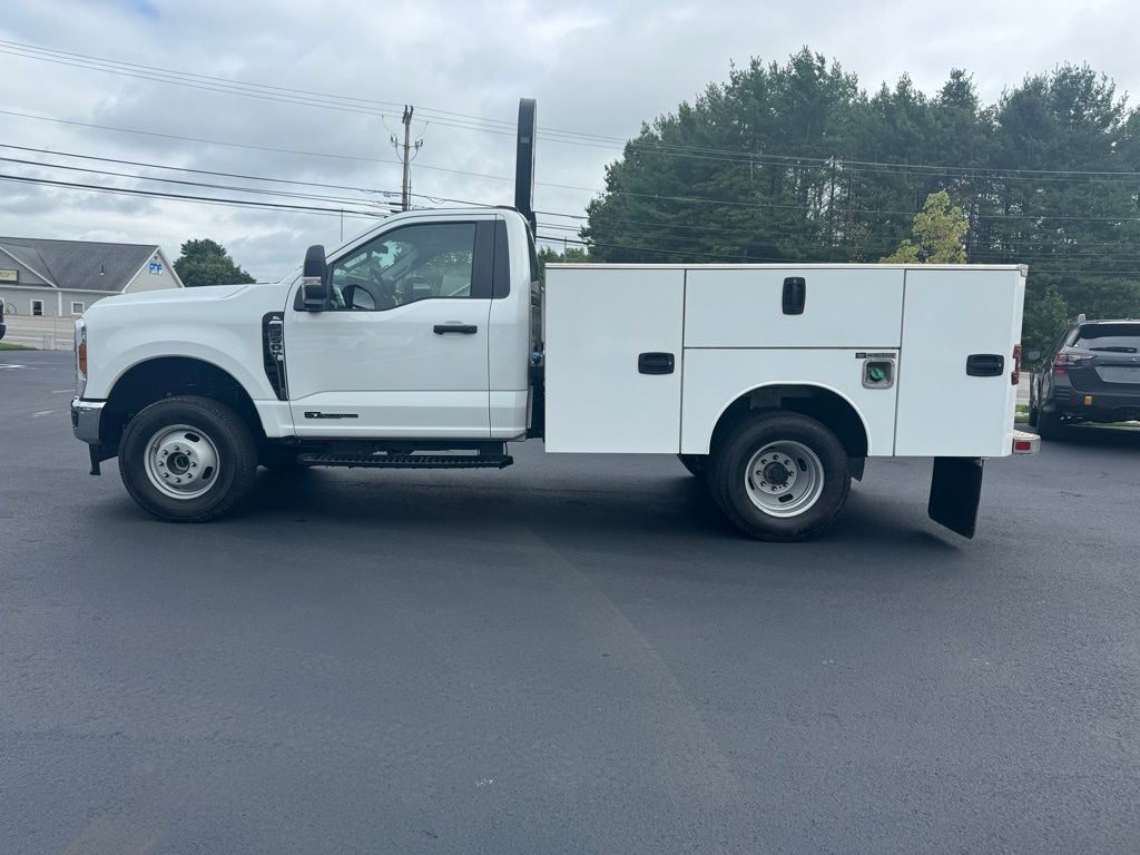 2025 Ford F-350 XL photo 3