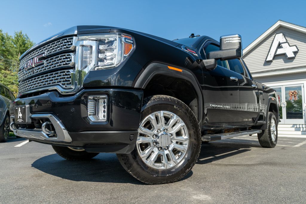 2022 GMC Sierra 4WD Crew Cab Standard Box Denali's photo